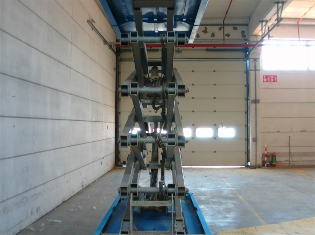 Scissor lift Genie GS3246: picture 8