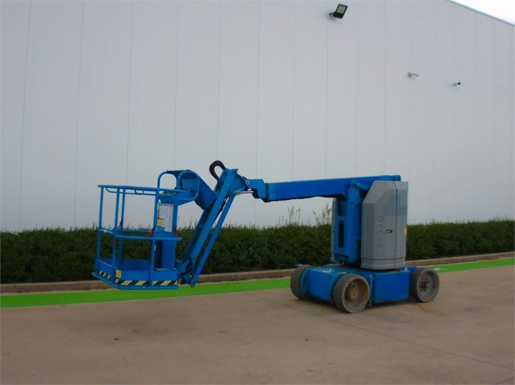Genie Z30-20N - Articulated boom: picture 2 Genie Z30-20N - Articulated boom: picture 2
