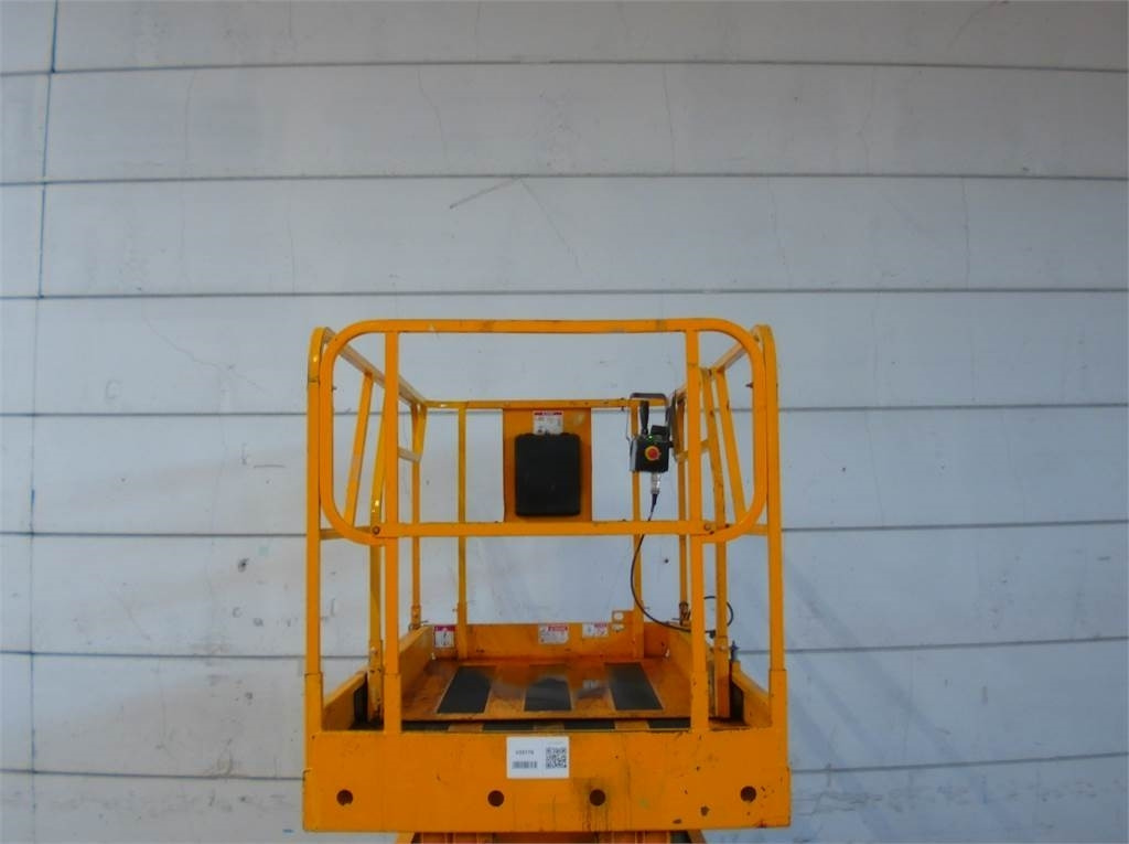 Scissor lift Haulotte Compact 12: picture 10