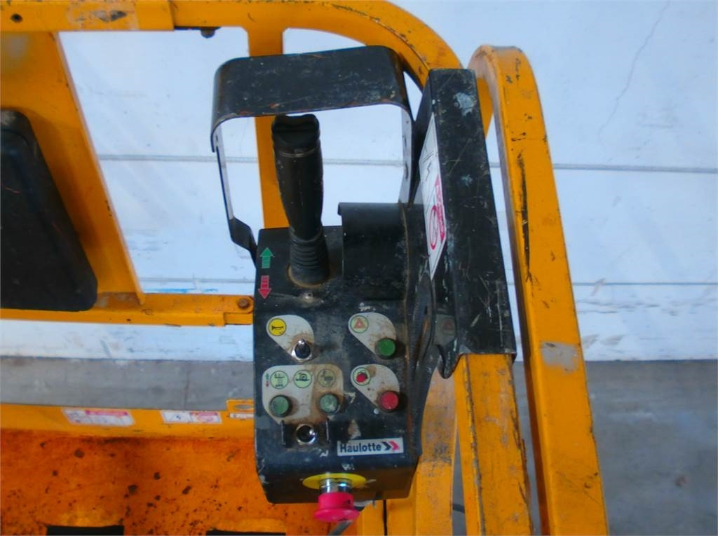 Scissor lift Haulotte Compact 12: picture 9