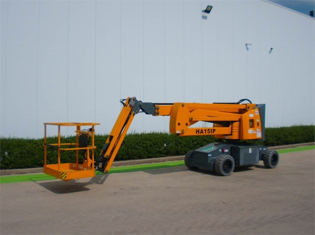 Haulotte HA15IP - Articulated boom: picture 2 Haulotte HA15IP - Articulated boom: picture 2