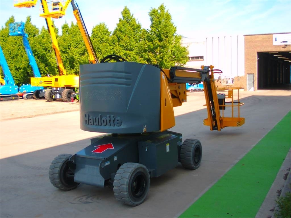Haulotte HA15IP - Articulated boom: picture 4 Haulotte HA15IP - Articulated boom: picture 4