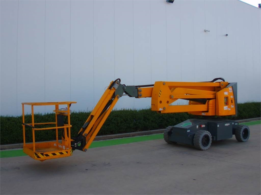 Haulotte HA15IP - Articulated boom: picture 2 Haulotte HA15IP - Articulated boom: picture 2