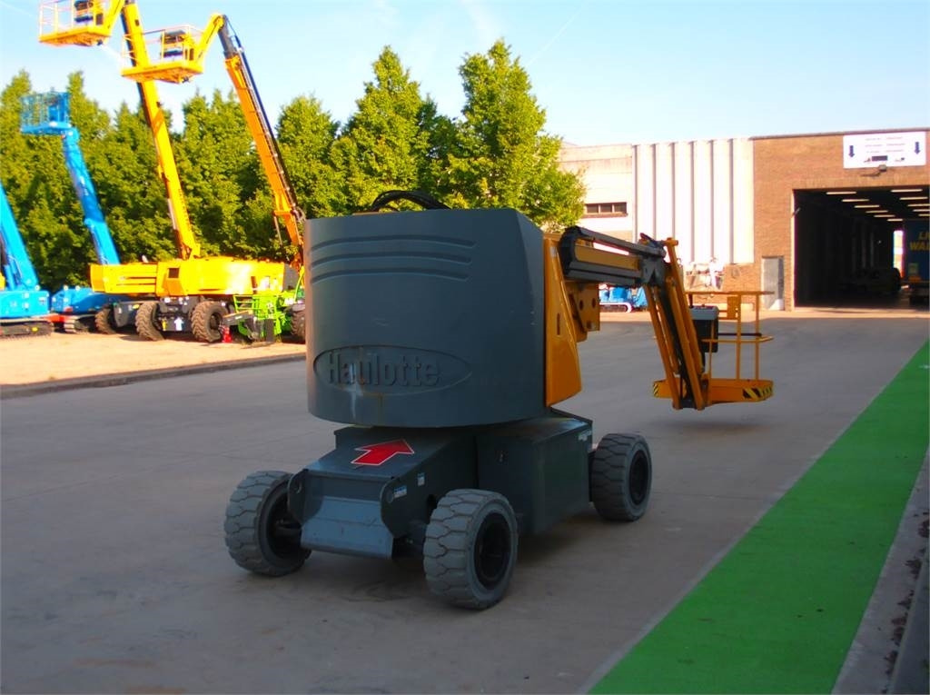 Haulotte HA15IP - Articulated boom: picture 4 Haulotte HA15IP - Articulated boom: picture 4