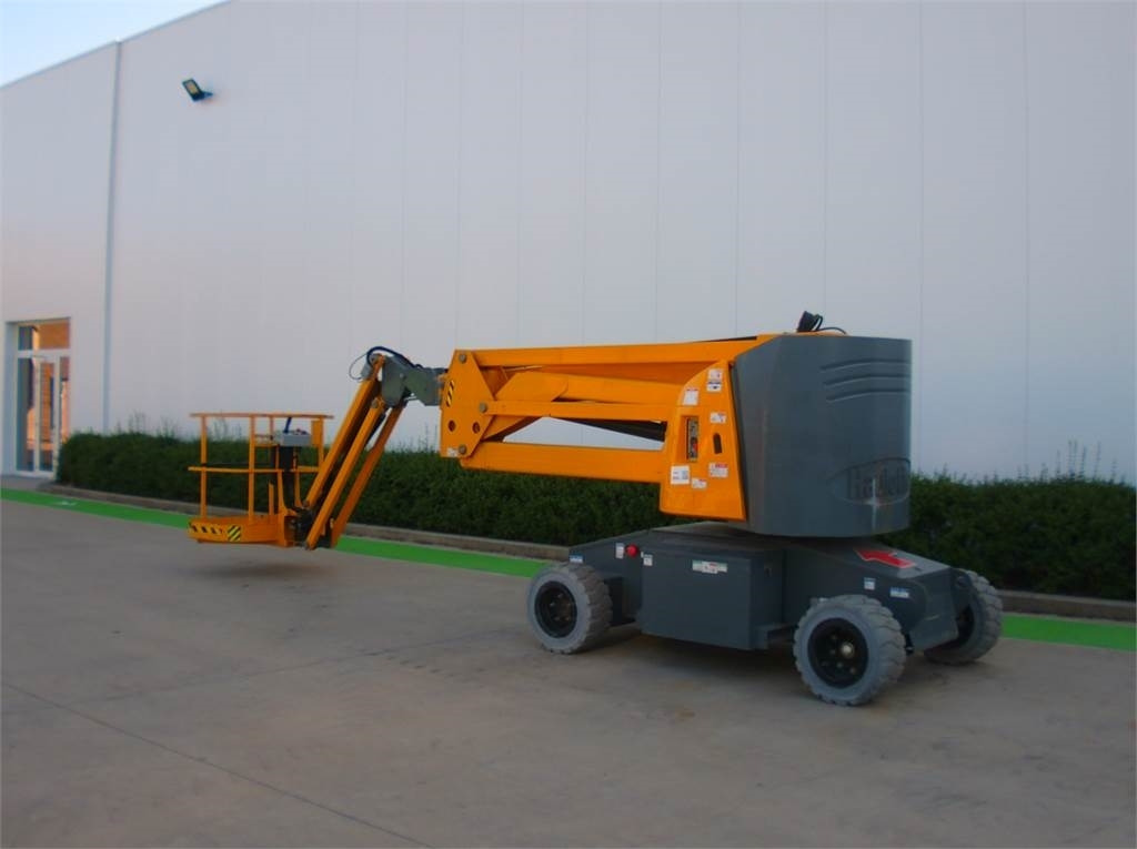 Haulotte HA15IP - Articulated boom: picture 3 Haulotte HA15IP - Articulated boom: picture 3