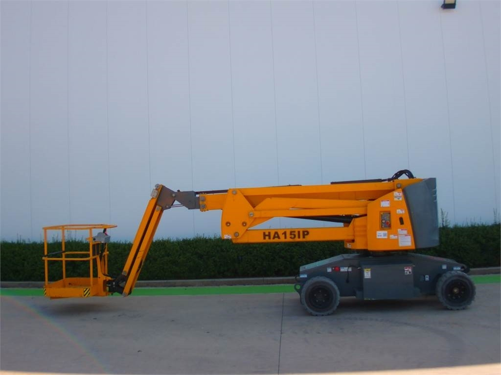 Haulotte HA15IP - Articulated boom: picture 1 Haulotte HA15IP - Articulated boom: picture 1