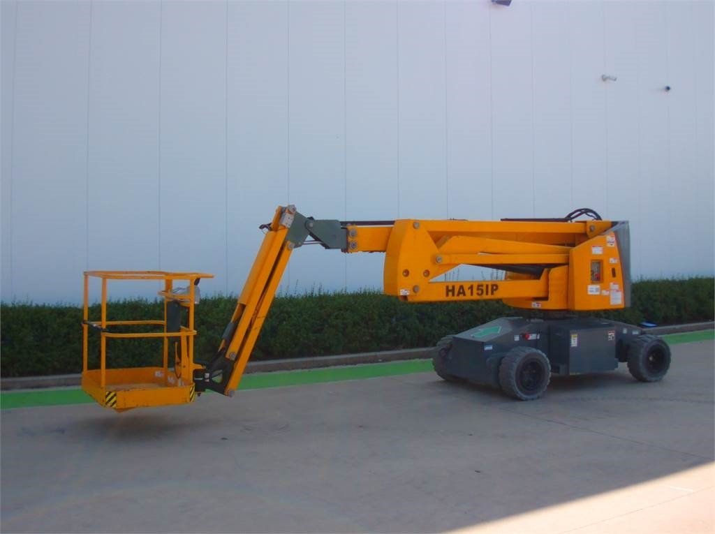Haulotte HA15IP - Articulated boom: picture 2 Haulotte HA15IP - Articulated boom: picture 2