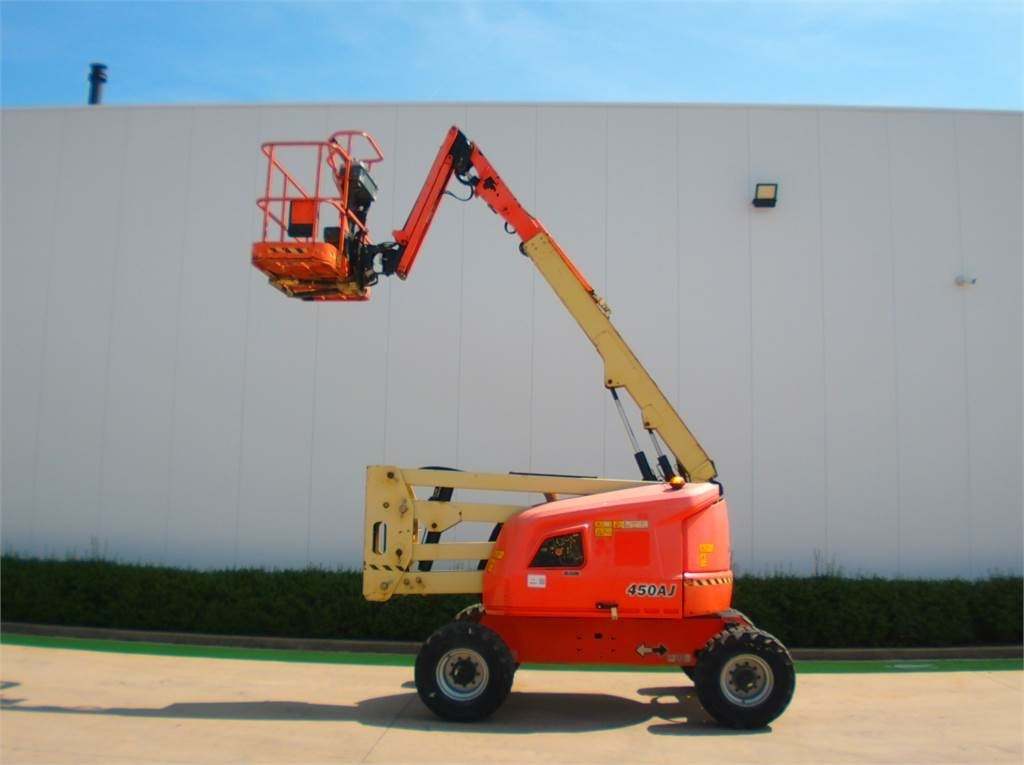 Articulated boom JLG 450AJ: picture 6