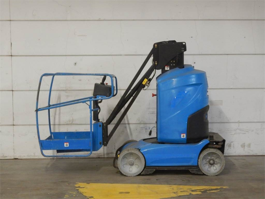 Manitou 100VJR - Vertical mast lift: picture 1 Manitou 100VJR - Vertical mast lift: picture 1