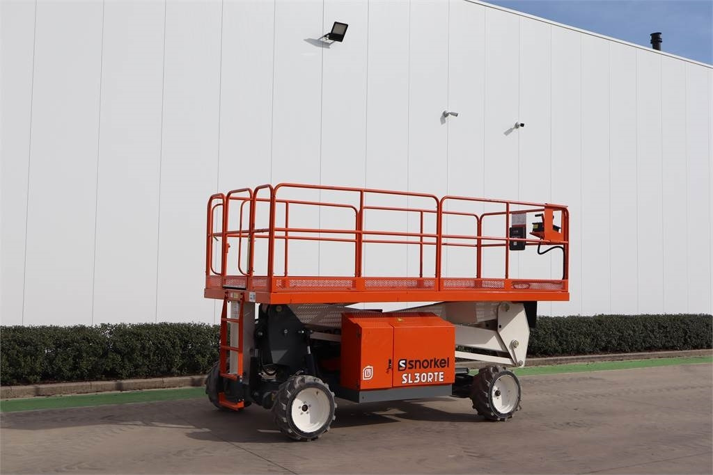 Snorkel SL30RTE - Scissor lift: picture 2 Snorkel SL30RTE - Scissor lift: picture 2