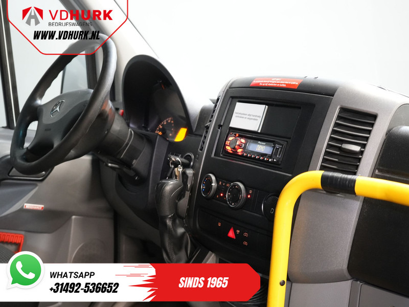 Mercedes-Benz Sprinter 313 2.2 CDI Aut. L2H2 € 10.648 Incl. BTW EXPORT Combi/ 9 Persoons/ Kombi/ 9P/ Airco/ Rolstoellift/ Electr. deur/ - Minibus, Passenger van: picture 3 Mercedes-Benz Sprinter 313 2.2 CDI Aut. L2H2 € 10.648 Incl. BTW EXPORT Combi/ 9 Persoons/ Kombi/ 9P/ Airco/ Rolstoellift/ Electr. deur/ - Minibus, Passenger van: picture 3