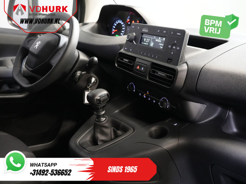 Peugeot Partner 1.2 PureTech 110 pk BPM VRIJ/ BENZINE/ PDC/ Cruise/ Airco - Small van: picture 3 Peugeot Partner 1.2 PureTech 110 pk BPM VRIJ/ BENZINE/ PDC/ Cruise/ Airco - Small van: picture 3