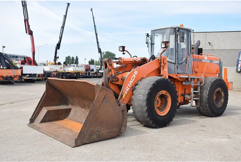 Hitachi LX 210E- stock id 59 - Wheel loader: picture 2 Hitachi LX 210E- stock id 59 - Wheel loader: picture 2
