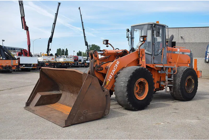 Hitachi LX 210E- stock id 59 - Wheel loader: picture 1 Hitachi LX 210E- stock id 59 - Wheel loader: picture 1