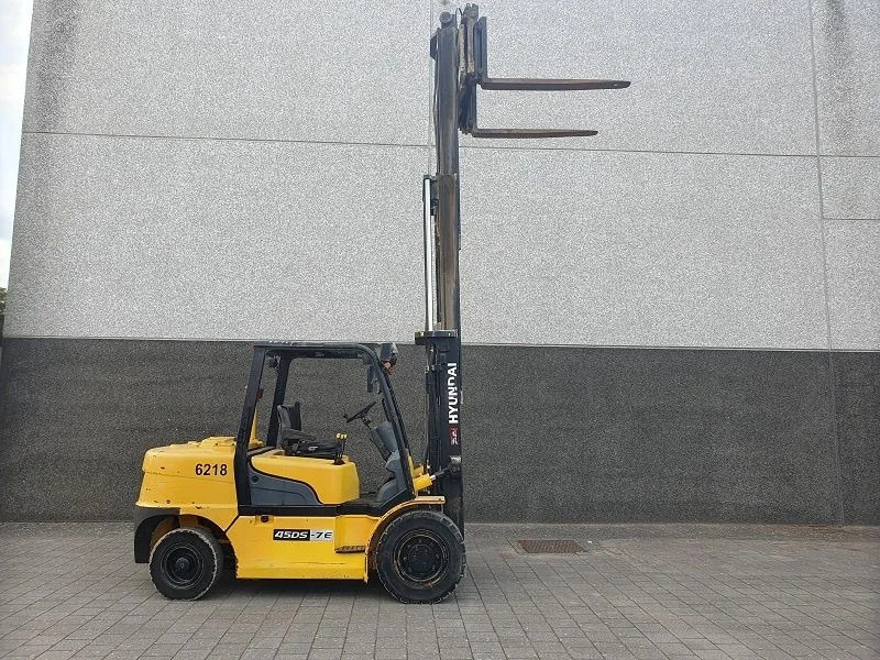 Hyundai 45DS.7E 7 ton 45DS.7E - Forklift: picture 2 Hyundai 45DS.7E 7 ton 45DS.7E - Forklift: picture 2