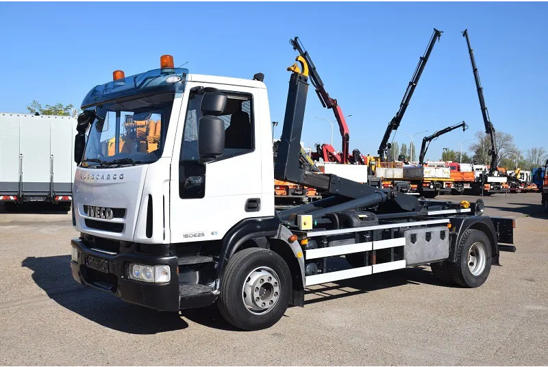 Iveco Iveco Eurocargo 160E25 - Hook lift truck: picture 3 Iveco Iveco Eurocargo 160E25 - Hook lift truck: picture 3