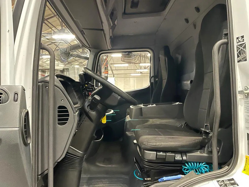 Mercedes-Benz Atego 1621 *Palfinger kraan*Containersysteem*luchtvering achteras*bluetooth - Hook lift truck, Crane truck: picture 3 Mercedes-Benz Atego 1621 *Palfinger kraan*Containersysteem*luchtvering achteras*bluetooth - Hook lift truck, Crane truck: picture 3