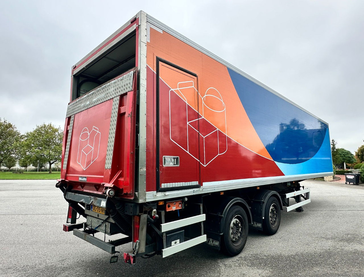 Gray and Adams City Trailer Carrier Vector 1850 MT TRI-Temp Tail Lift Side Door Steering Axle - Refrigerator semi-trailer: picture 5 Gray and Adams City Trailer Carrier Vector 1850 MT TRI-Temp Tail Lift Side Door Steering Axle - Refrigerator semi-trailer: picture 5