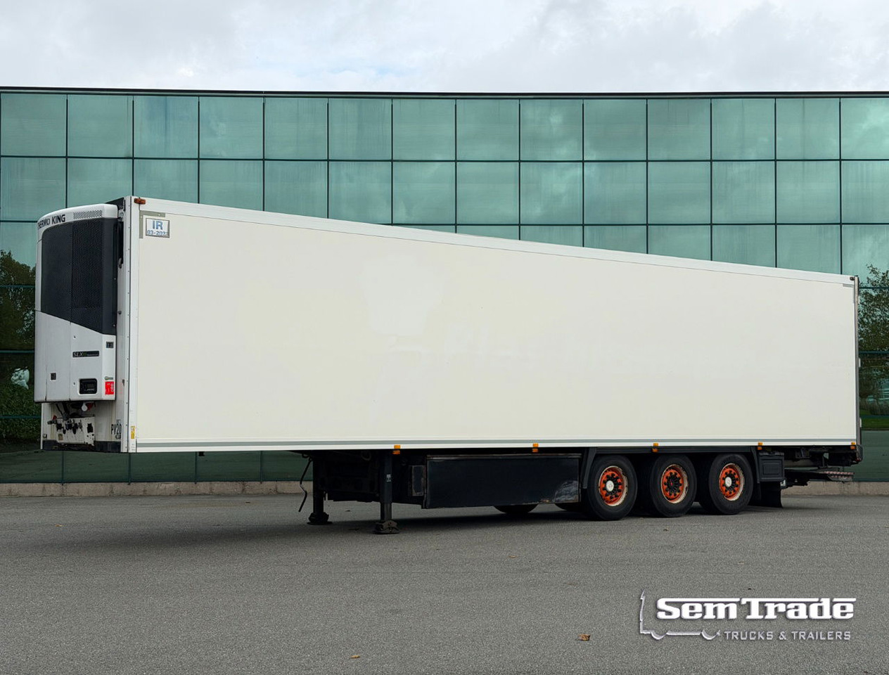 Krone SD Thermo King SLXe Spectrum BI Temp Flower Wide 270 CM High 2.000 KG Lift Disc Brakes NL Trailer - Refrigerator semi-trailer: picture 1 Krone SD Thermo King SLXe Spectrum BI Temp Flower Wide 270 CM High 2.000 KG Lift Disc Brakes NL Trailer - Refrigerator semi-trailer: picture 1