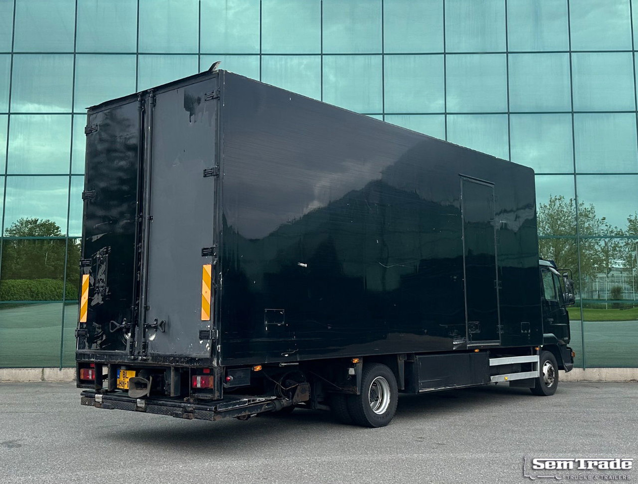 MAN LE 220C Euro 3 Isolated BOX + BOX Heater 740 x 240 x 295 CM Inside Holland Truck - Box truck: picture 4 MAN LE 220C Euro 3 Isolated BOX + BOX Heater 740 x 240 x 295 CM Inside Holland Truck - Box truck: picture 4