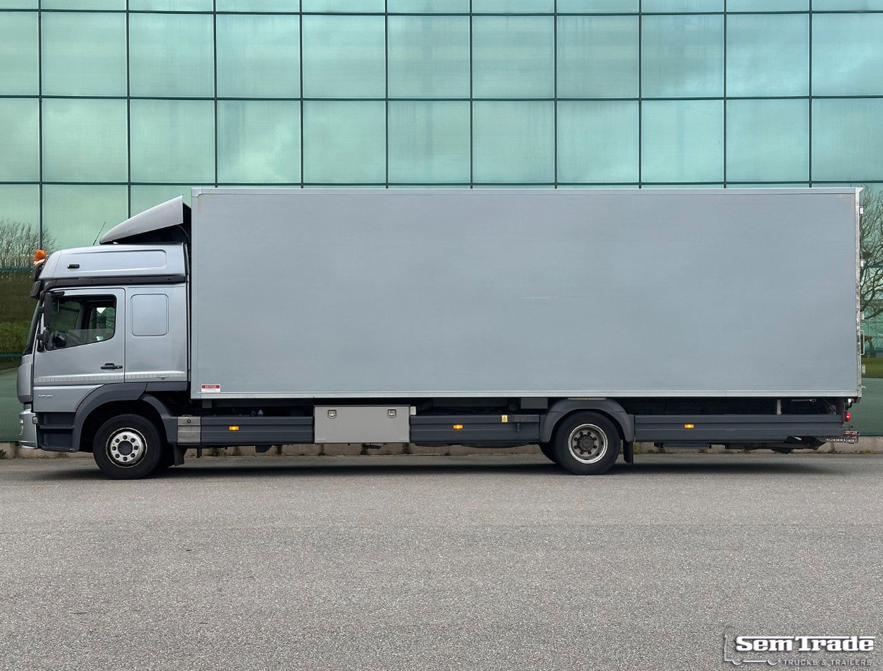 Mercedes-Benz Atego 1221 Euro 6 Isolated BOX + Heater Side Door Tail Lift 336.00 - Box truck: picture 2 Mercedes-Benz Atego 1221 Euro 6 Isolated BOX + Heater Side Door Tail Lift 336.00 - Box truck: picture 2