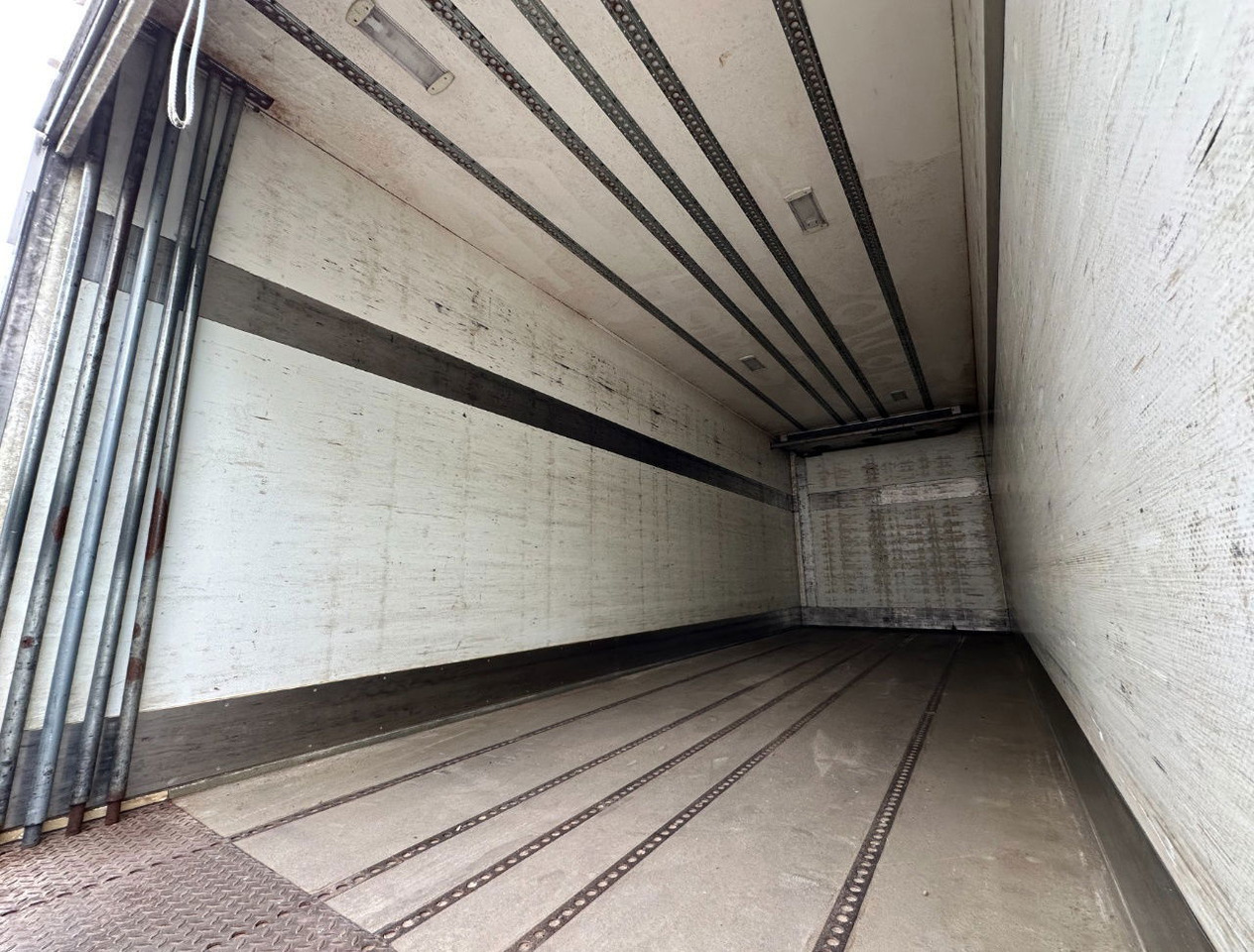 Refrigerator truck Scania R450 Retarder TRS Cooling Heiwo Isolated Boxes Tail Lift NL-Combi: picture 10