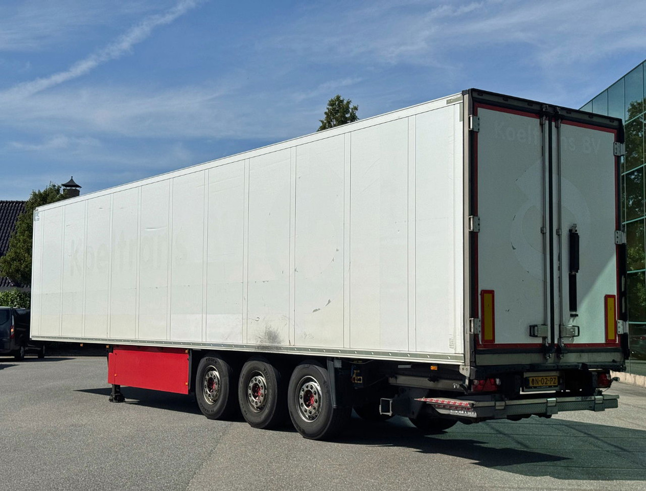 Schmitz Cargobull SCBS3B 270 CM High Flower Wide Liftaxle Tail Lift NL Trailer 6 - Refrigerator semi-trailer: picture 3 Schmitz Cargobull SCBS3B 270 CM High Flower Wide Liftaxle Tail Lift NL Trailer 6 - Refrigerator semi-trailer: picture 3