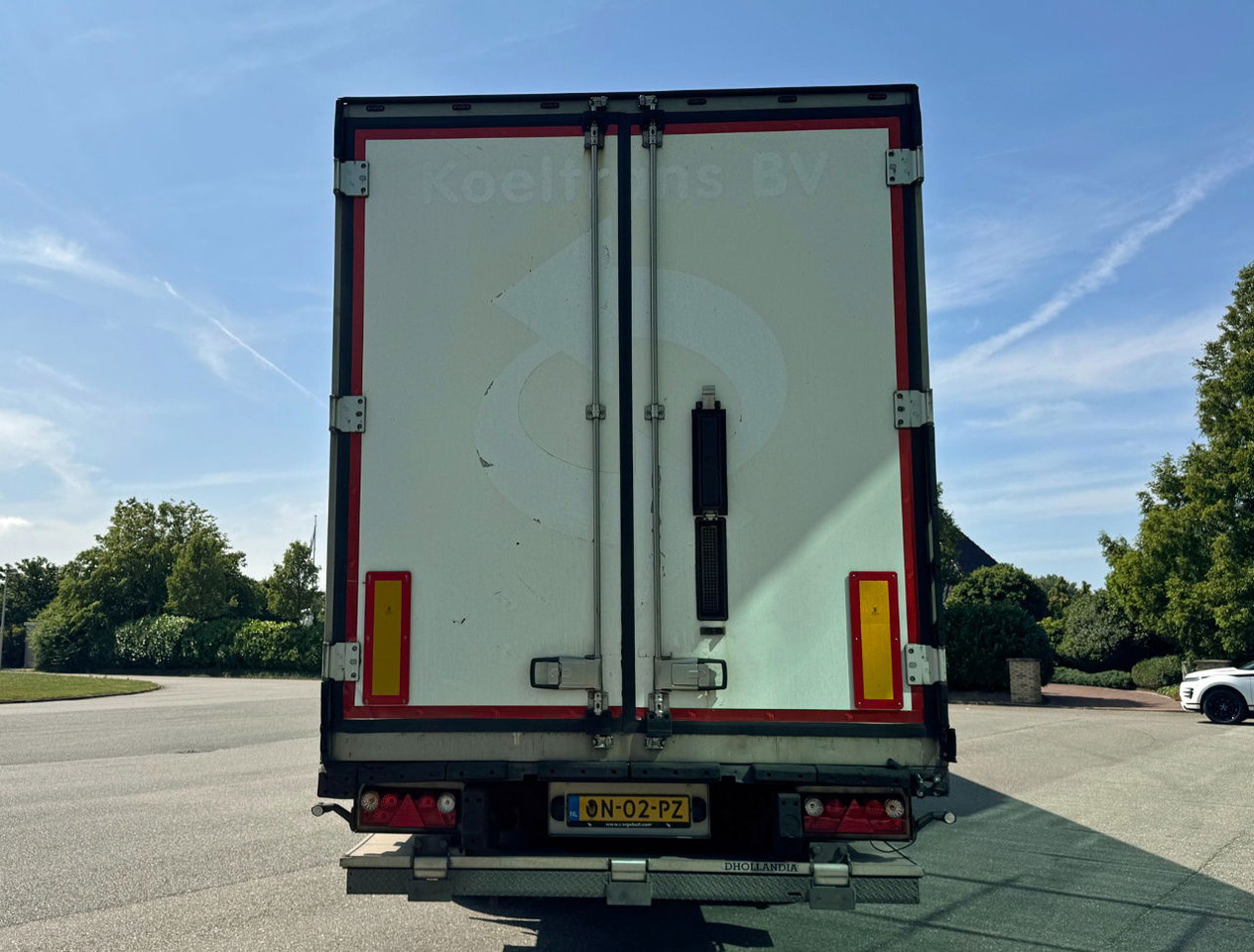 Schmitz Cargobull SCBS3B 270 CM High Flower Wide Liftaxle Tail Lift NL Trailer 6 - Refrigerator semi-trailer: picture 4 Schmitz Cargobull SCBS3B 270 CM High Flower Wide Liftaxle Tail Lift NL Trailer 6 - Refrigerator semi-trailer: picture 4