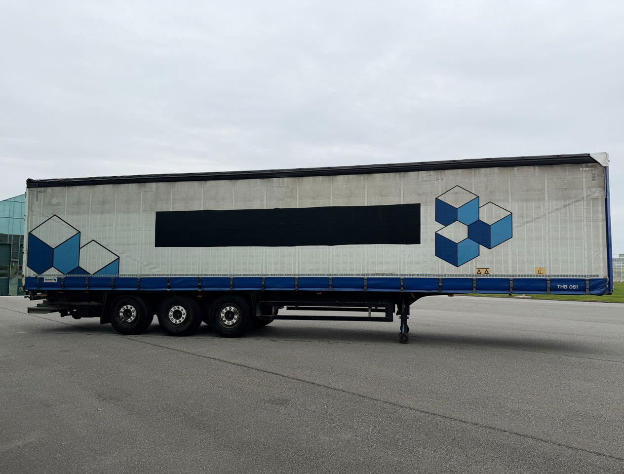 Schmitz Cargobull SCBS3T Disc Brakes Galvanised Chassis 2.000 KG Lift NL Trailer - Curtainsider semi-trailer: picture 5 Schmitz Cargobull SCBS3T Disc Brakes Galvanised Chassis 2.000 KG Lift NL Trailer - Curtainsider semi-trailer: picture 5