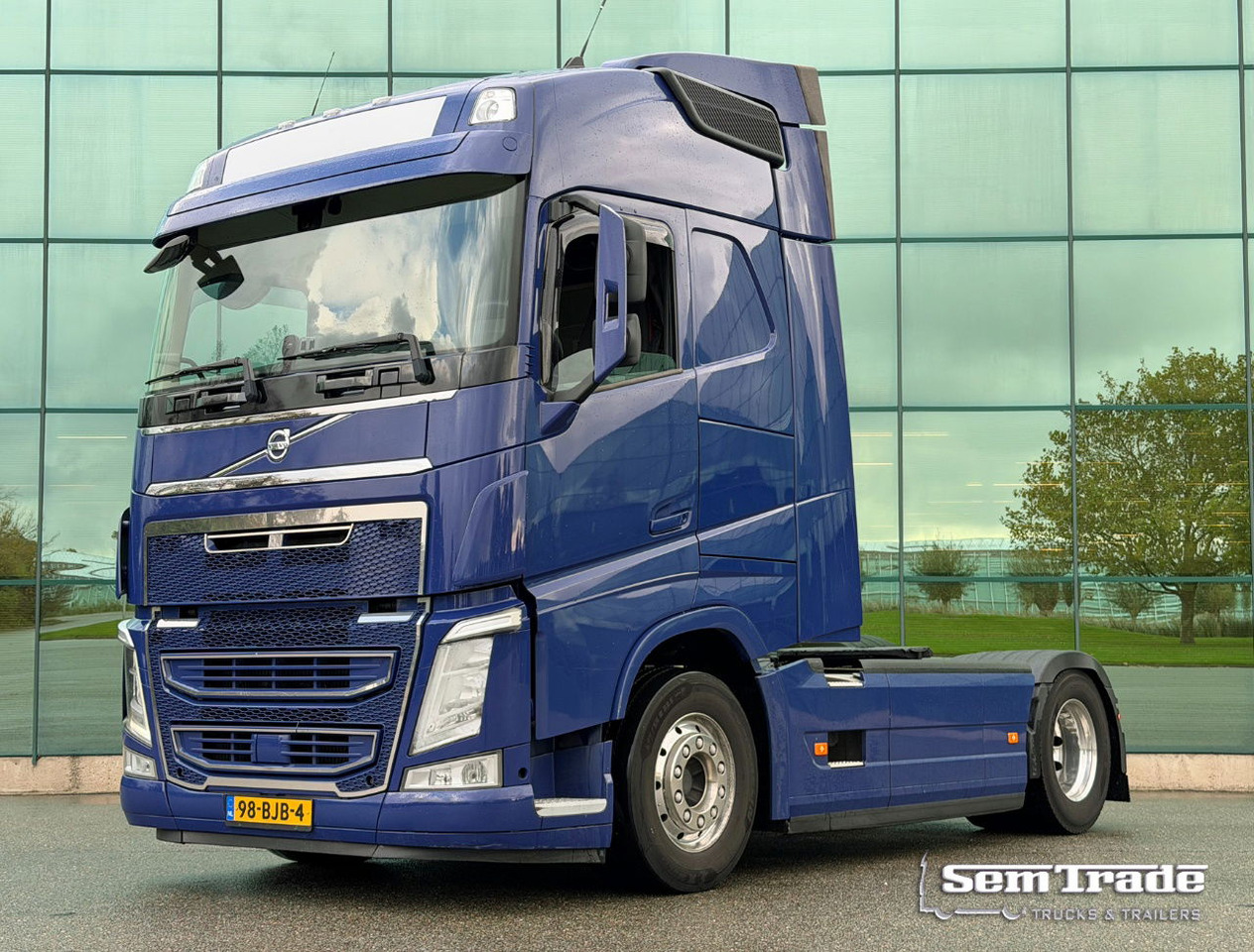 Volvo FH 460 Globetrotter 2x Tanks 811.000 KM TOP Condition NL Truck - Tractor unit: picture 1 Volvo FH 460 Globetrotter 2x Tanks 811.000 KM TOP Condition NL Truck - Tractor unit: picture 1