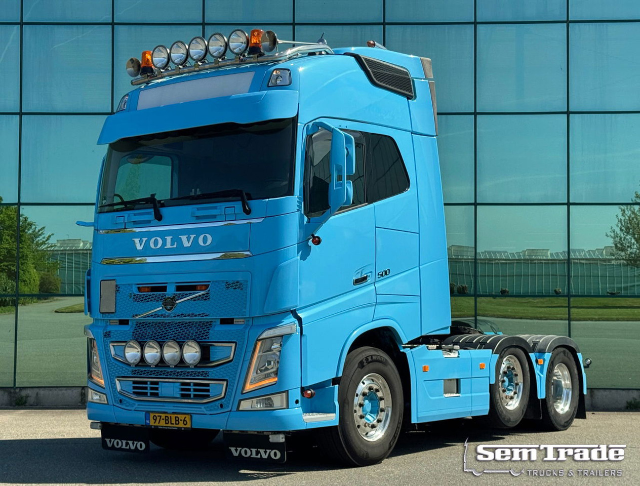 Volvo FH 500 6X2 Globetrotter 2x Tanks 672.000 KM TOP Condition NL Truck - Tractor unit: picture 1 Volvo FH 500 6X2 Globetrotter 2x Tanks 672.000 KM TOP Condition NL Truck - Tractor unit: picture 1