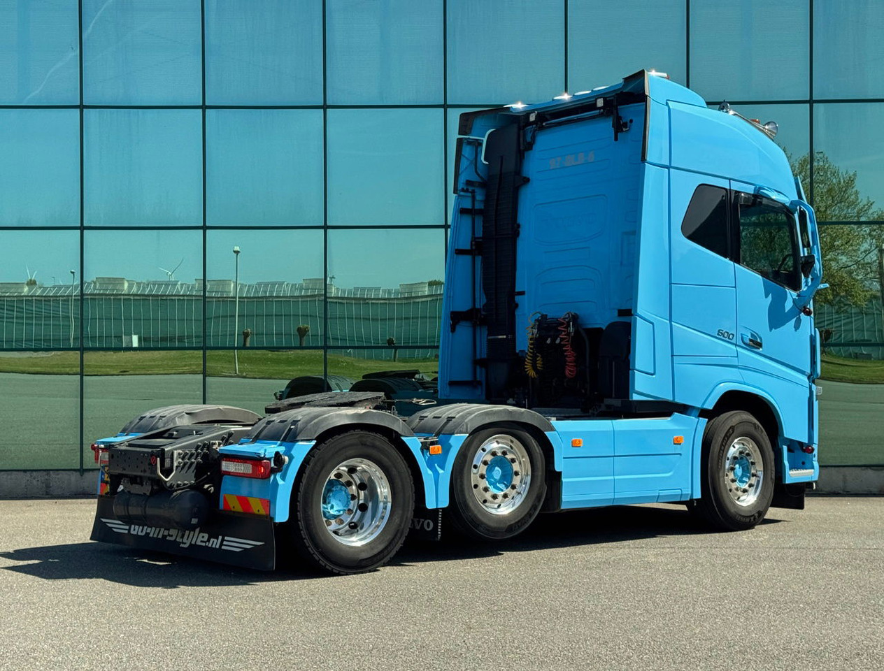Volvo FH 500 6X2 Globetrotter 2x Tanks 672.000 KM TOP Condition NL Truck - Tractor unit: picture 4 Volvo FH 500 6X2 Globetrotter 2x Tanks 672.000 KM TOP Condition NL Truck - Tractor unit: picture 4