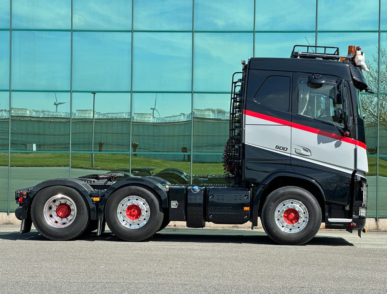 Volvo FH 6X2 LOW Roof 579.000 KM Special Interior Super Condition NEW APK - TUV - Tractor unit: picture 5 Volvo FH 6X2 LOW Roof 579.000 KM Special Interior Super Condition NEW APK - TUV - Tractor unit: picture 5