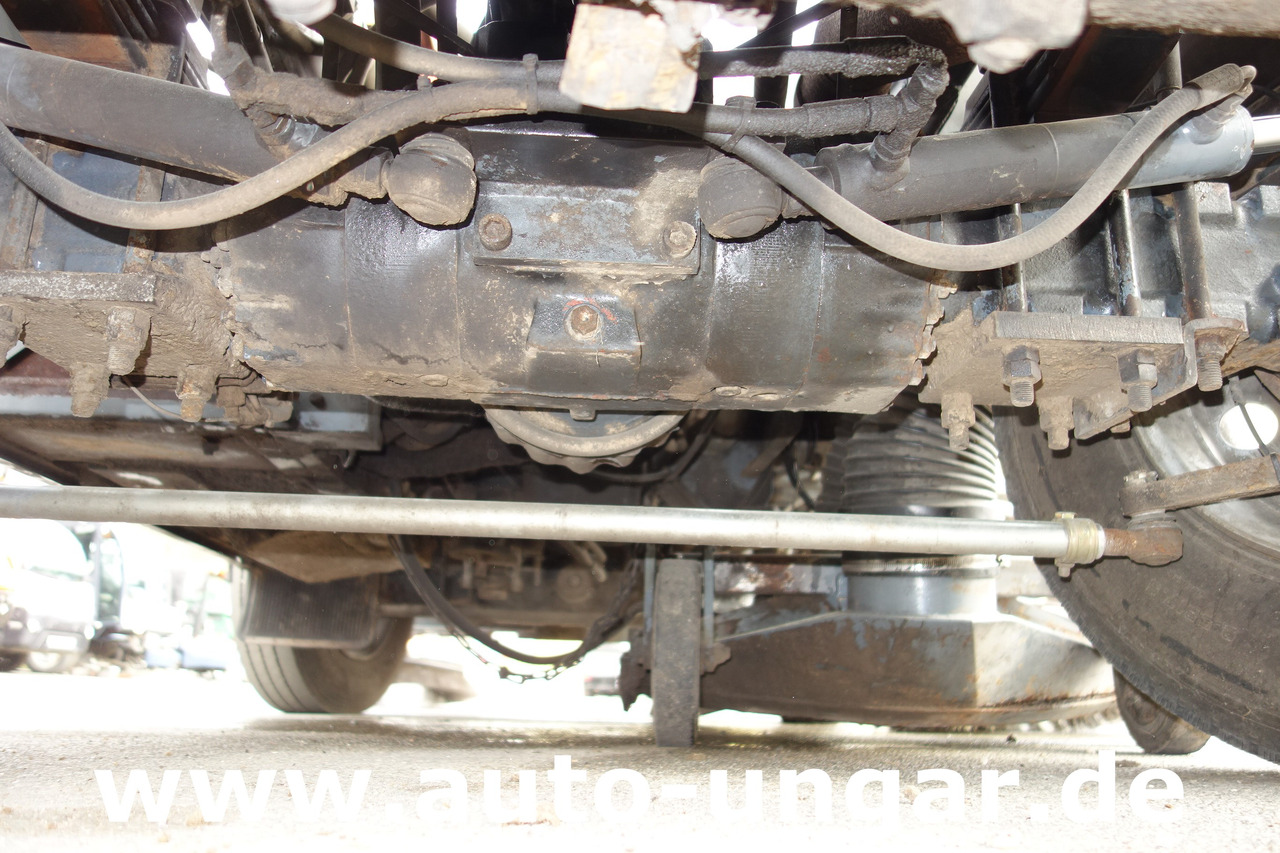 Road sweeper Aebi MFH 5000 Kehrmaschine Baujahr 2004 4-Rad Lenkung Wildkrautbesen: picture 13 Road sweeper Aebi MFH 5000 Kehrmaschine Baujahr 2004 4-Rad Lenkung Wildkrautbesen: picture 13