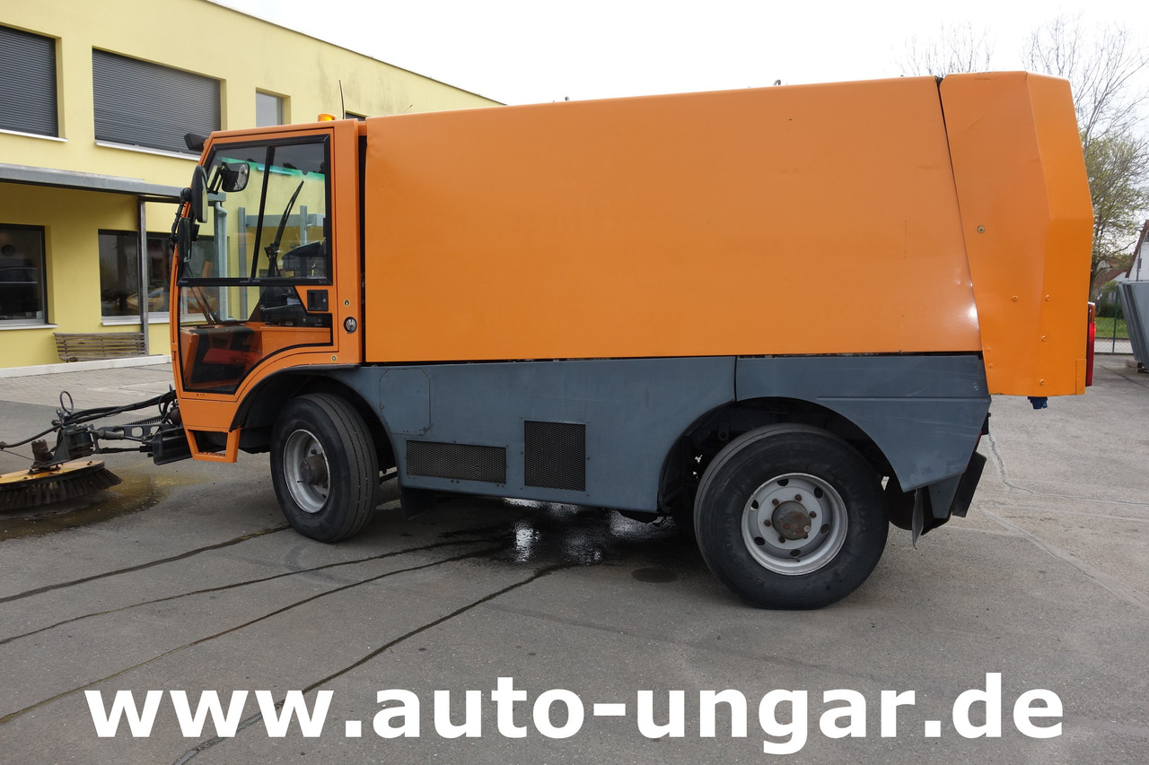 Road sweeper Aebi MFH 5000 Kehrmaschine Baujahr 2004 4-Rad Lenkung Wildkrautbesen: picture 7 Road sweeper Aebi MFH 5000 Kehrmaschine Baujahr 2004 4-Rad Lenkung Wildkrautbesen: picture 7
