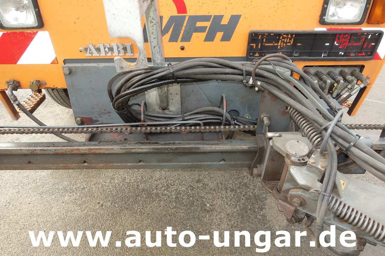 Road sweeper Aebi MFH 5000 Kehrmaschine Baujahr 2004 4-Rad Lenkung Wildkrautbesen: picture 14 Road sweeper Aebi MFH 5000 Kehrmaschine Baujahr 2004 4-Rad Lenkung Wildkrautbesen: picture 14