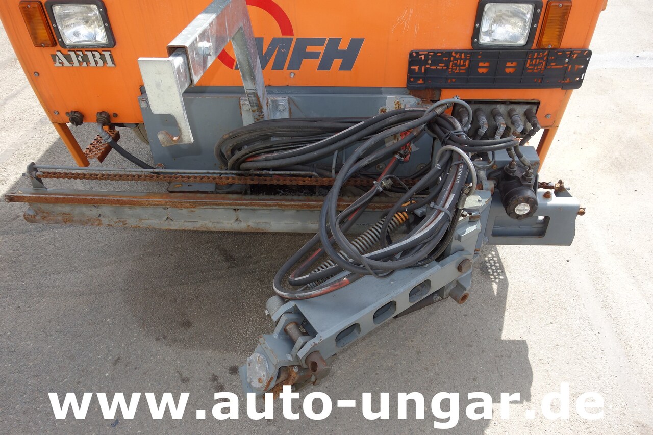 Aebi Schmidt MFH 5000 Kehrmaschine Ersatzteilträger - SpareParts EZ 2000 - Road sweeper: picture 4 Aebi Schmidt MFH 5000 Kehrmaschine Ersatzteilträger - SpareParts EZ 2000 - Road sweeper: picture 4