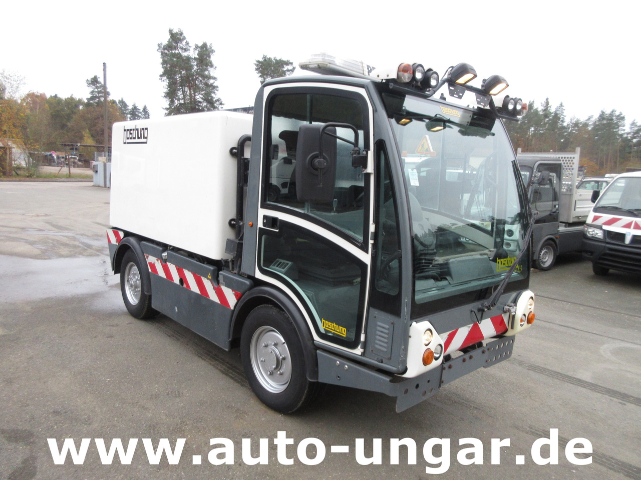 Boschung L3 mit Hochdruckreiniger am Heck Wasserwagen Waschwagen Kärcher Gießarm - Cleaning machinery: picture 1 Boschung L3 mit Hochdruckreiniger am Heck Wasserwagen Waschwagen Kärcher Gießarm - Cleaning machinery: picture 1