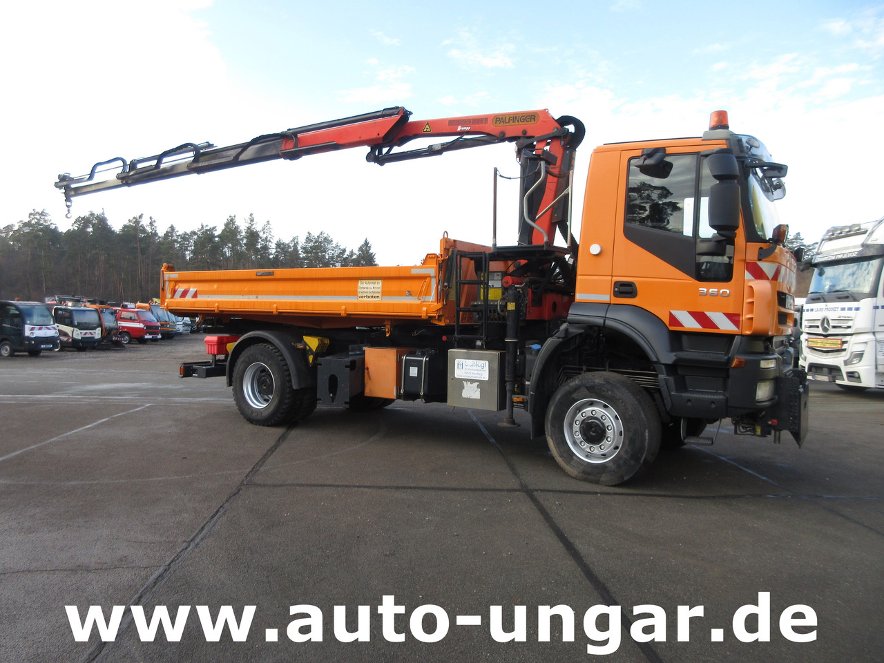 Iveco Trakker 360 Kipper Allrad 4x4 Kran Palfinger PK 9002 Kommunalhydraulik Winterdienst Euro 5 - Tipper, Crane truck: picture 1 Iveco Trakker 360 Kipper Allrad 4x4 Kran Palfinger PK 9002 Kommunalhydraulik Winterdienst Euro 5 - Tipper, Crane truck: picture 1