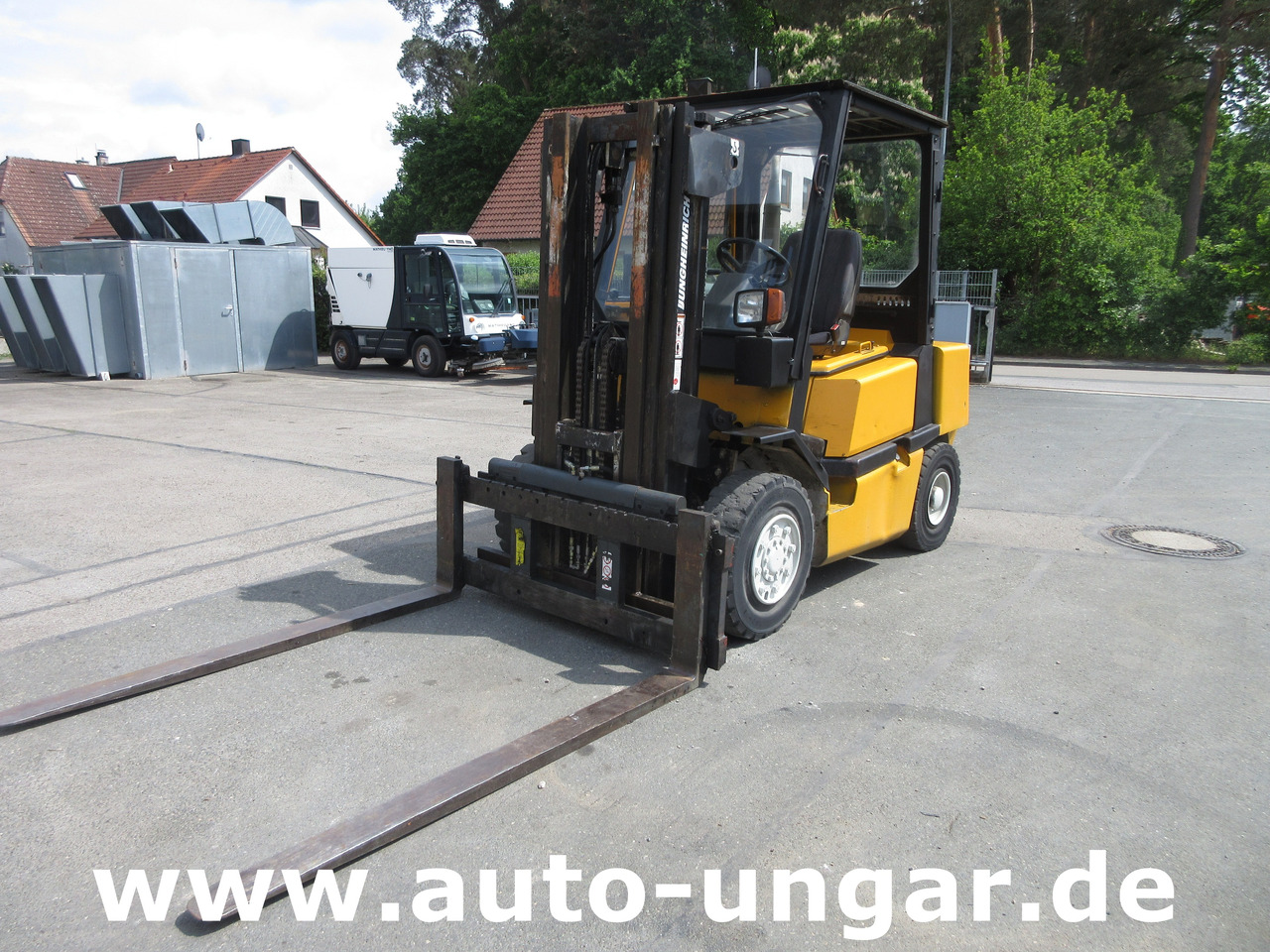 JUNGHEINRICH DFG 40 Diesel Gabelstapler 4.000kg Freihub Steinbock Yale Still Boss - Diesel forklift: picture 1 JUNGHEINRICH DFG 40 Diesel Gabelstapler 4.000kg Freihub Steinbock Yale Still Boss - Diesel forklift: picture 1