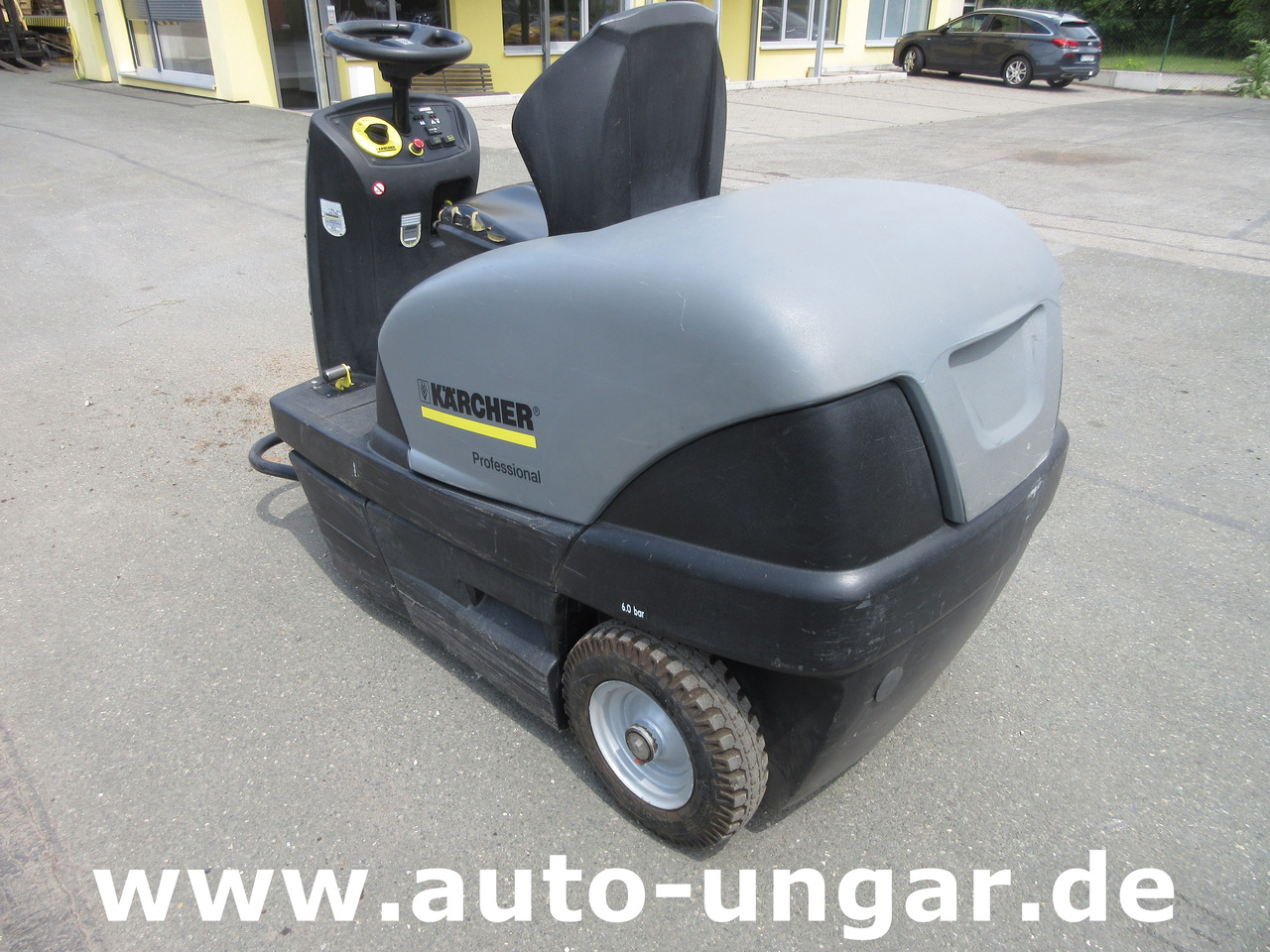 KÄRCHER KM 100/100 RBP Pack 1.280-112.0 elektrische Parkplatzkehrmaschine Hallenkehrmaschine Elektro - Road sweeper: picture 5 KÄRCHER KM 100/100 RBP Pack 1.280-112.0 elektrische Parkplatzkehrmaschine Hallenkehrmaschine Elektro - Road sweeper: picture 5