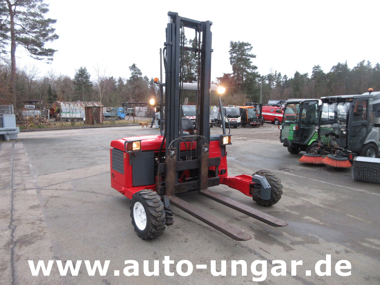 MOFFETT M4 M25.4 4-Wege Mitnahmestapler Allrad Gabelstapler Hiab - Truck mounted forklift: picture 1 MOFFETT M4 M25.4 4-Wege Mitnahmestapler Allrad Gabelstapler Hiab - Truck mounted forklift: picture 1