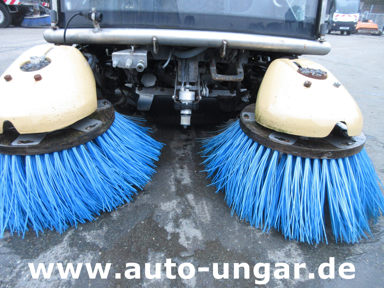 TENNANT Applied 636 HS Green Machine 4x4 Kehrmaschine - Road sweeper: picture 3 TENNANT Applied 636 HS Green Machine 4x4 Kehrmaschine - Road sweeper: picture 3