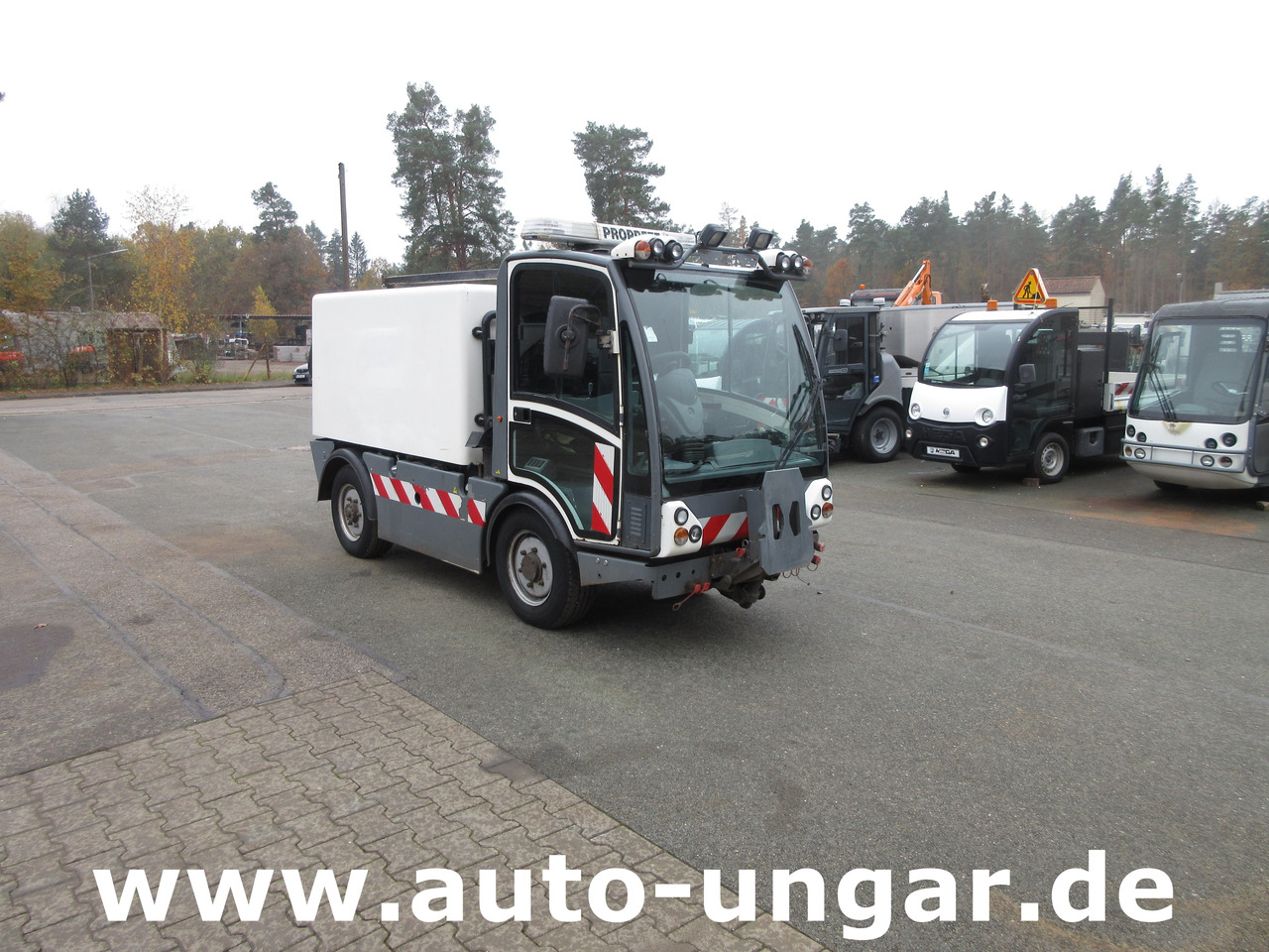 BOSCHUNG L3 Laveuse Kärcher Baujahr 2015 mit Hochdruckreiniger am Heck - Utility/ Special vehicle: picture 1 BOSCHUNG L3 Laveuse Kärcher Baujahr 2015 mit Hochdruckreiniger am Heck - Utility/ Special vehicle: picture 1