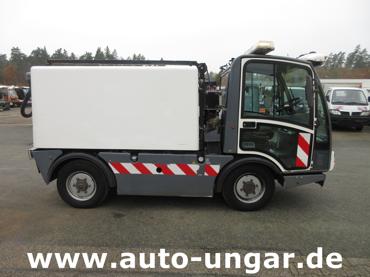 BOSCHUNG L3 Laveuse Kärcher Baujahr 2015 mit Hochdruckreiniger am Heck - Utility/ Special vehicle: picture 3 BOSCHUNG L3 Laveuse Kärcher Baujahr 2015 mit Hochdruckreiniger am Heck - Utility/ Special vehicle: picture 3