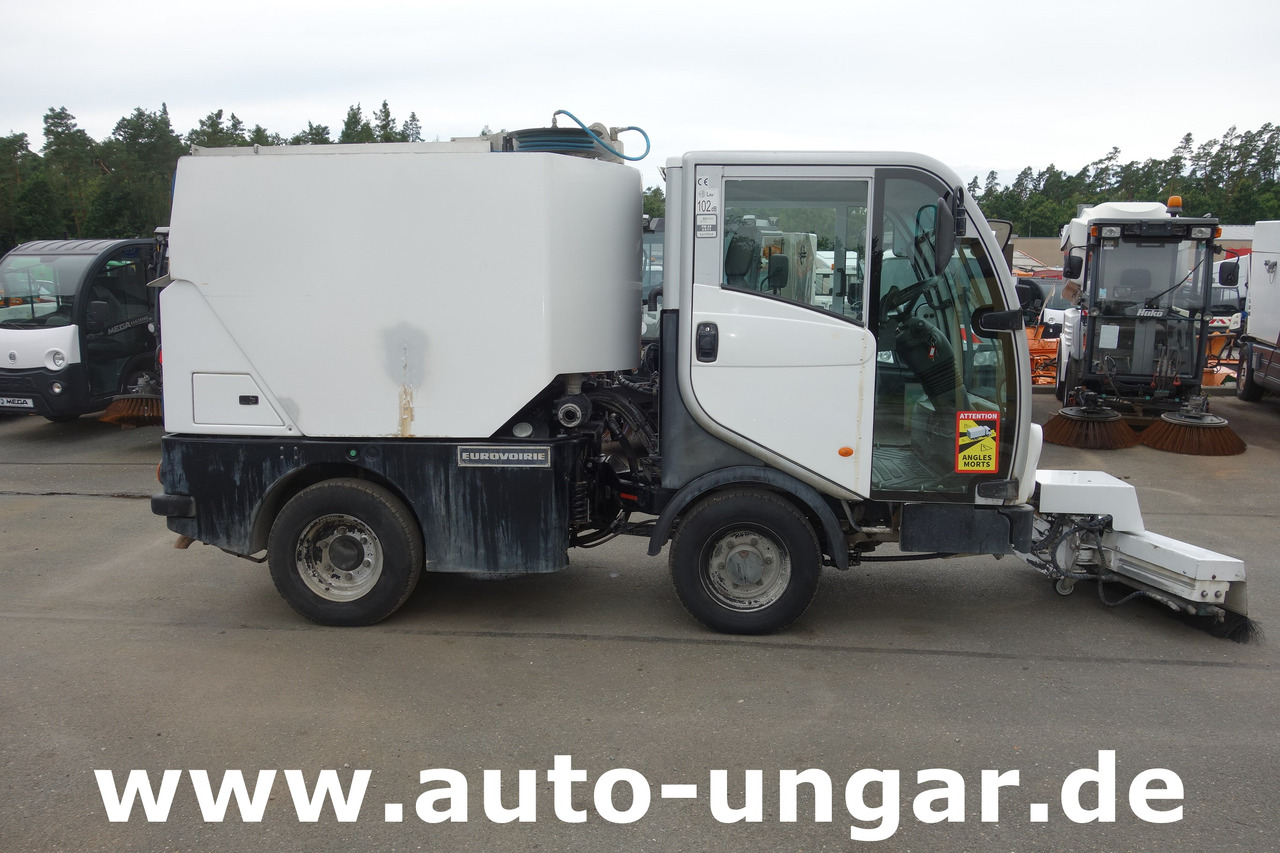 Bucher CityCat CC 2020 Bj. 2011 Schwemmfahrzeug Streetwasher Laveuse CityLav - Utility/ Special vehicle: picture 4 Bucher CityCat CC 2020 Bj. 2011 Schwemmfahrzeug Streetwasher Laveuse CityLav - Utility/ Special vehicle: picture 4