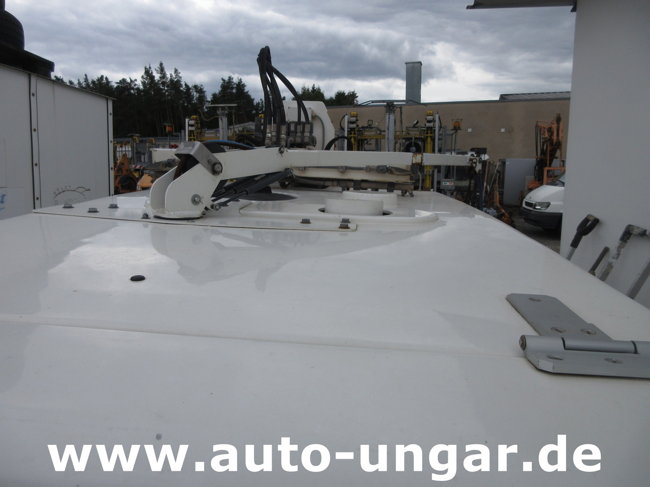 CMAR NC300 Schwemmaufbau Laveuse Bj. 2014 für Multicar Tremo Hochdruck - Utility/ Special vehicle: picture 4 CMAR NC300 Schwemmaufbau Laveuse Bj. 2014 für Multicar Tremo Hochdruck - Utility/ Special vehicle: picture 4