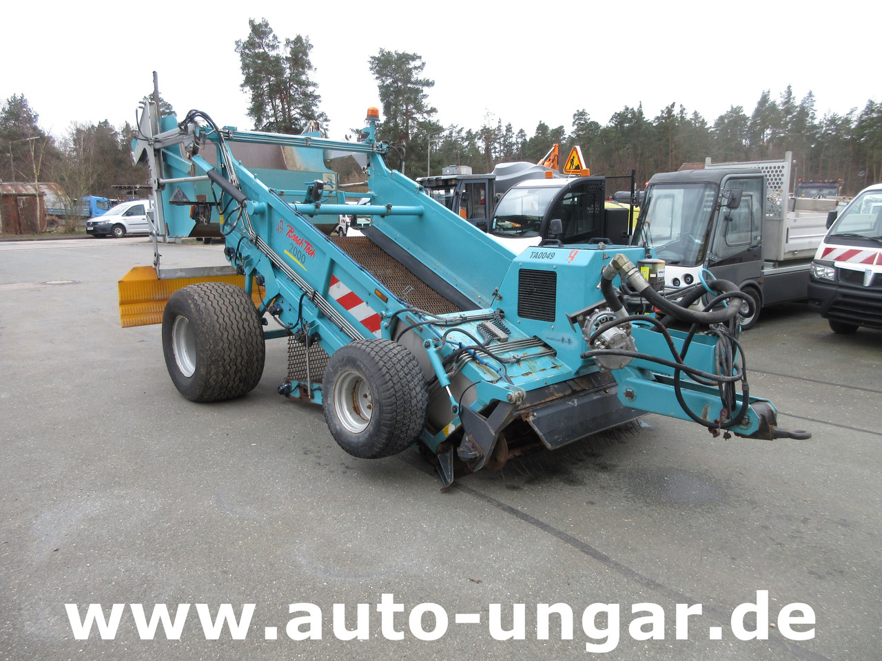 Kässbohrer BeachTech 2000 Strandreiniger Beachcleaner Nettoyeur Cribleuse de Plage - Utility/ Special vehicle: picture 1 Kässbohrer BeachTech 2000 Strandreiniger Beachcleaner Nettoyeur Cribleuse de Plage - Utility/ Special vehicle: picture 1