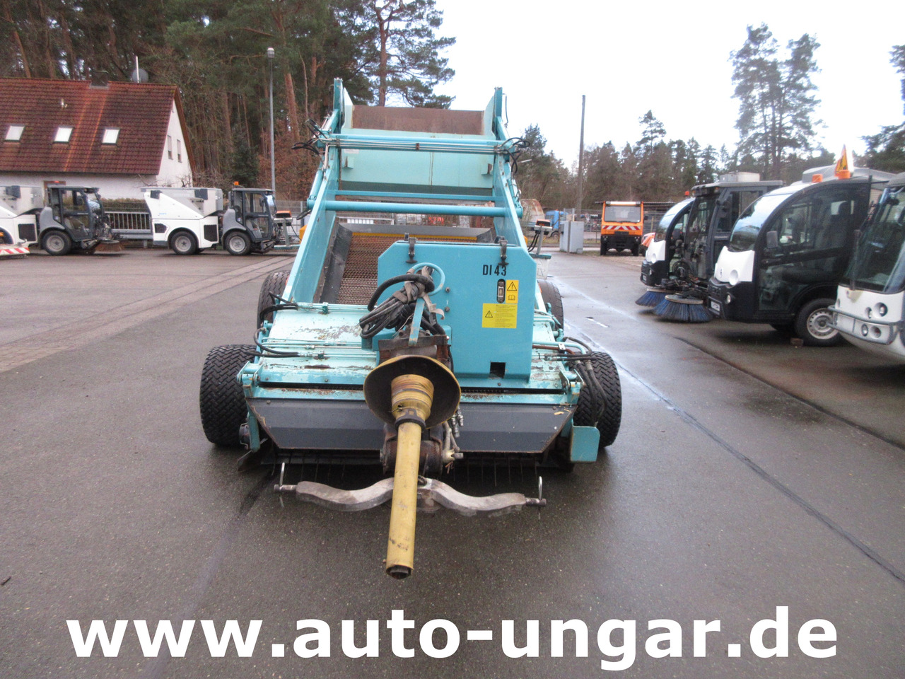 Kässbohrer BeachTech STR 2000 Baujahr 2003 BeachCleaner Strandreiniger °0043 - Utility/ Special vehicle: picture 2 Kässbohrer BeachTech STR 2000 Baujahr 2003 BeachCleaner Strandreiniger °0043 - Utility/ Special vehicle: picture 2