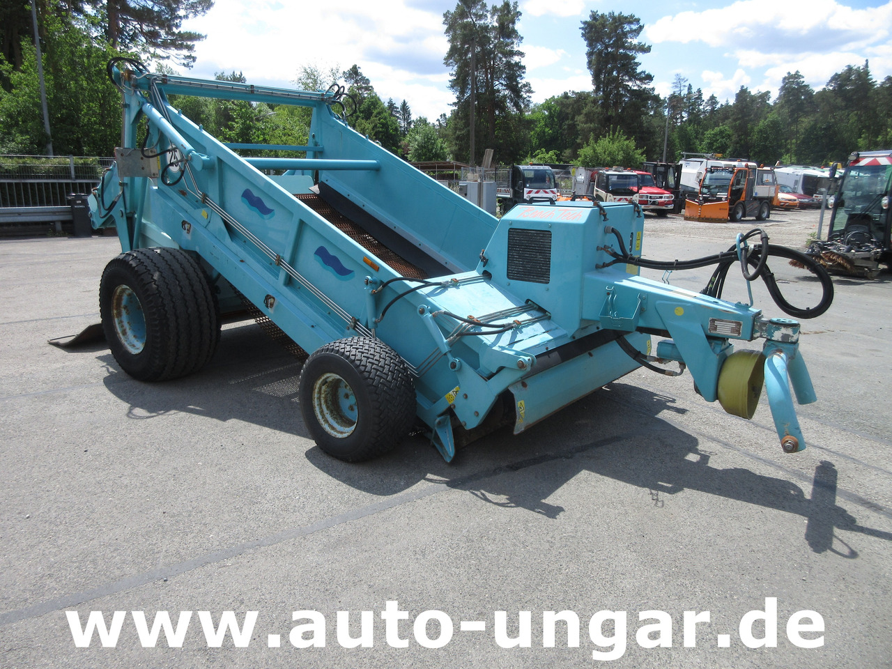 Kässbohrer BeachTech STR 2000 BeachCleaner Strandreiniger καθαριστής παραλίας - Utility/ Special vehicle: picture 1 Kässbohrer BeachTech STR 2000 BeachCleaner Strandreiniger καθαριστής παραλίας - Utility/ Special vehicle: picture 1